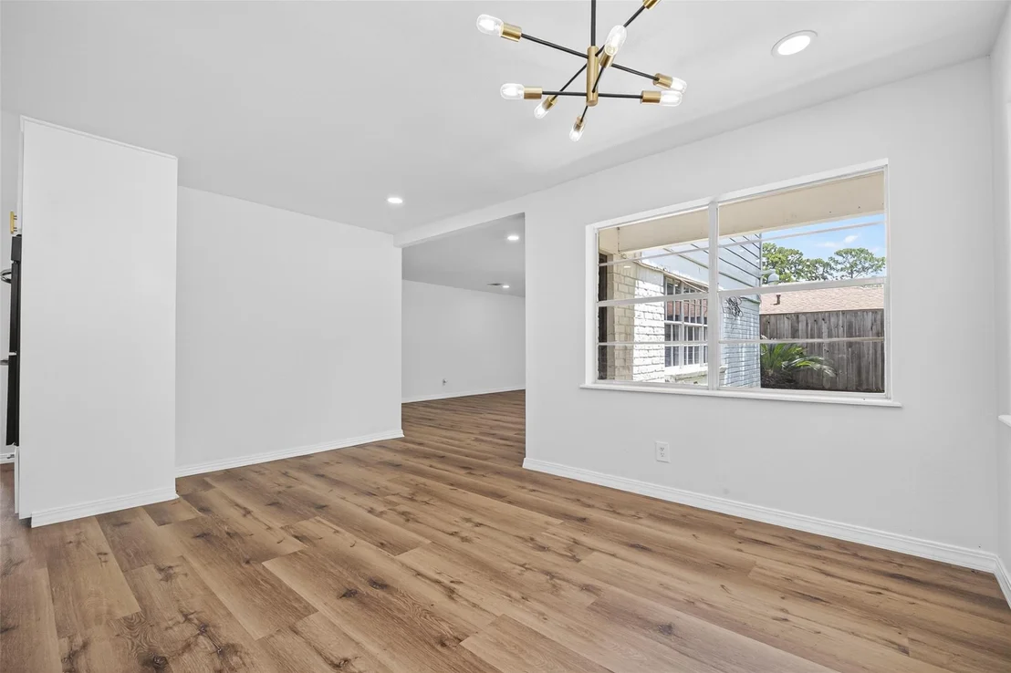 Photo of 1123 Suwanee Lane