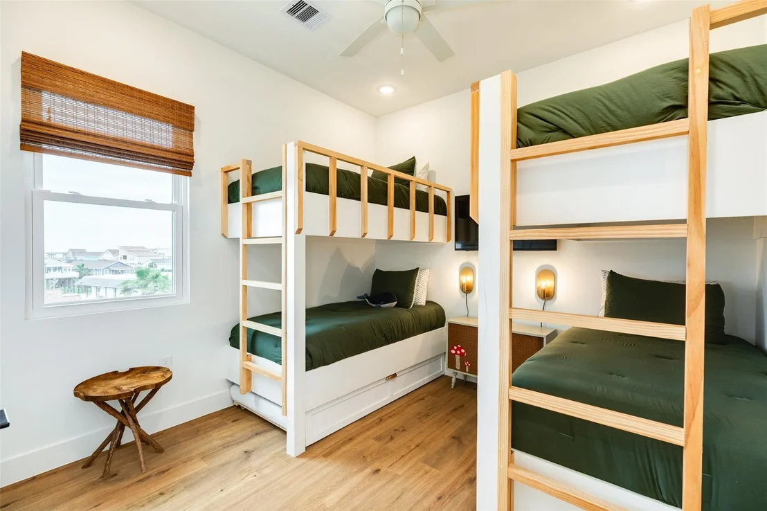 Photo of 13010 Buccaneer Parkway