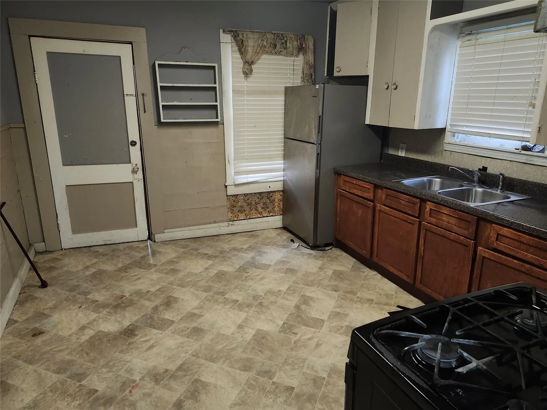 Photo of 4215 Edison Street