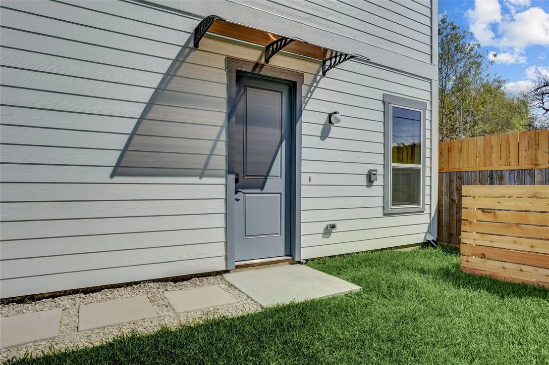 Photo of 9602 Burden Street