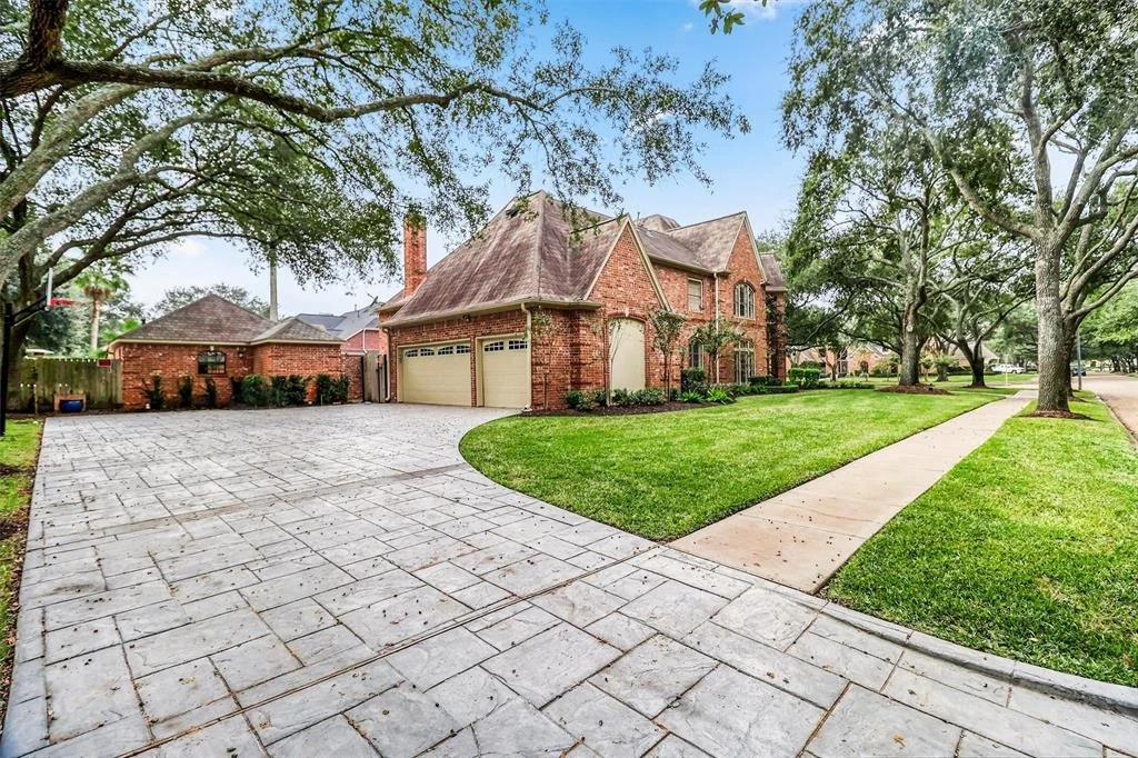 Photo of 1611 Windsor Park Drive