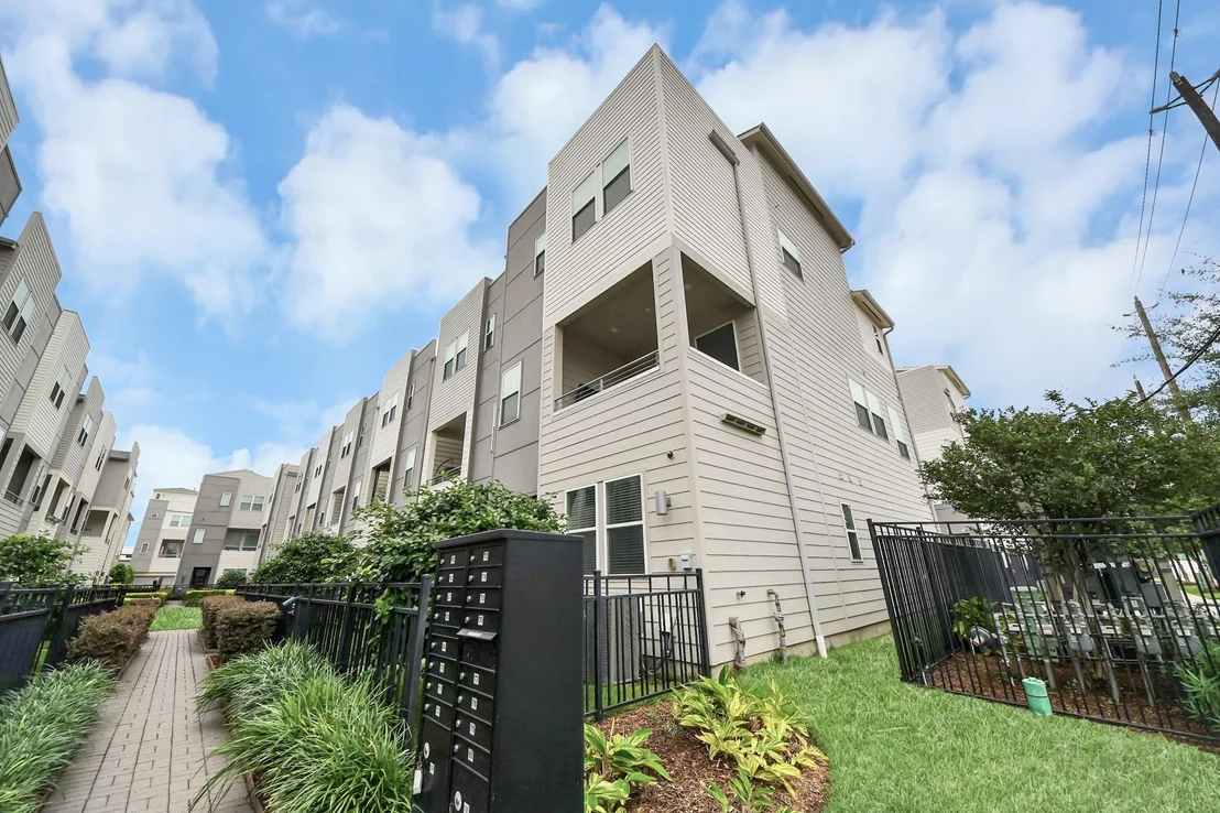 Photo of 2719 Clinton Drive