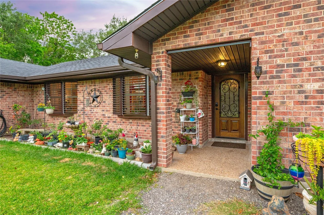 Photo of 725 Thompson Road