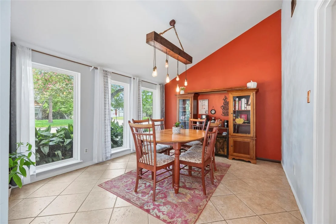 Photo of 14203 Wickersham Lane