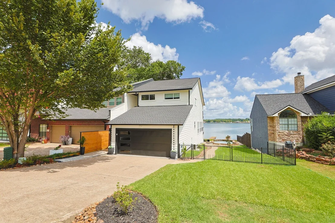 Photo of 848 Lake View Drive