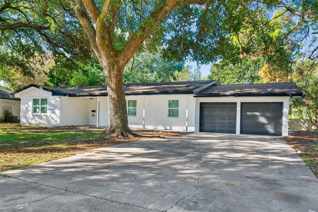 Photo of 105 Longridge Drive