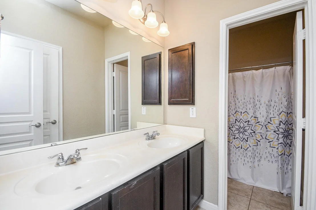 Photo of 4819 Oak Rambling Drive