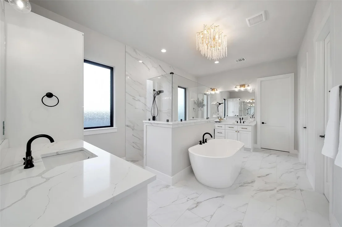 Photo of 16011 Bonjour Boulevard