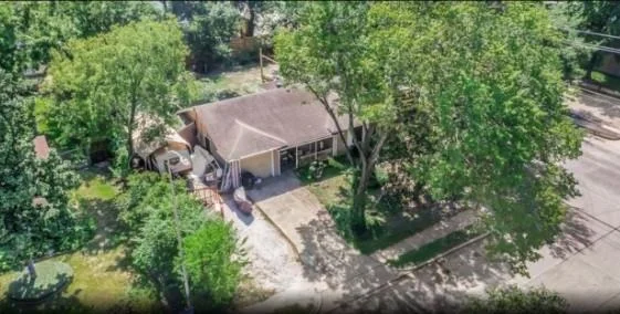 Photo of 1402 Glourie Drive