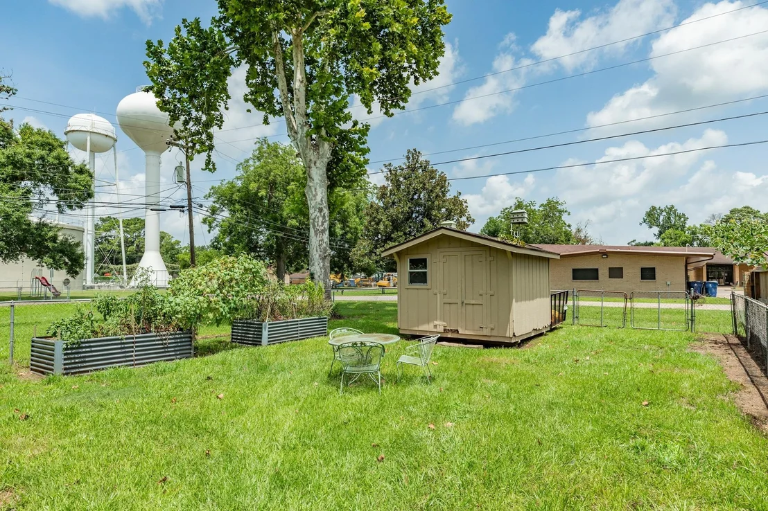 Photo of 811 Loggins Drive