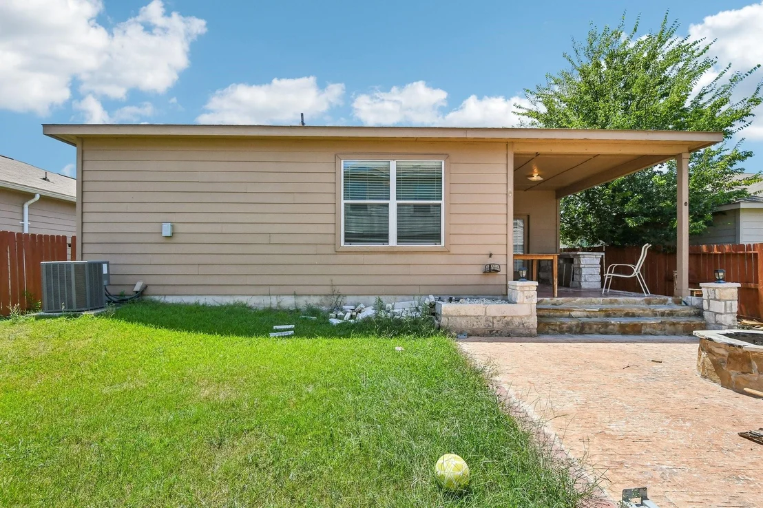 Photo of 128 Robertson Lane