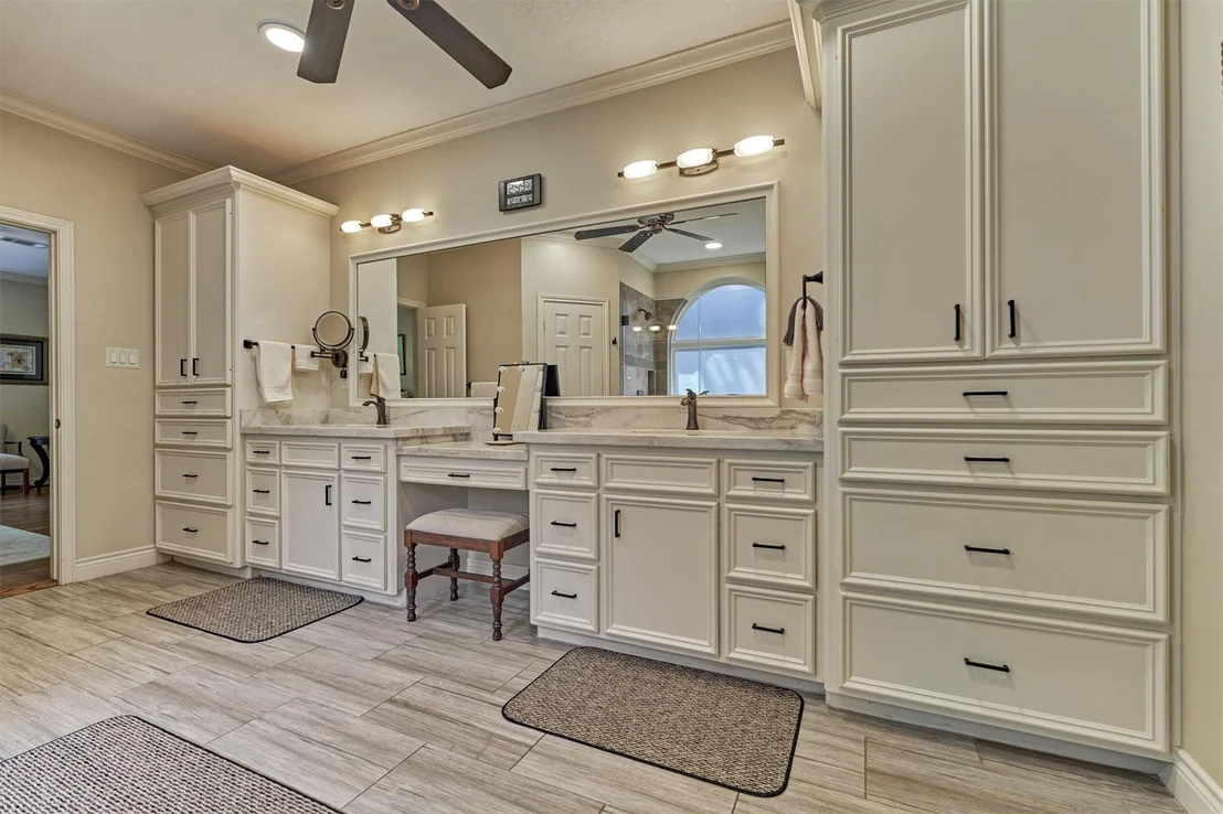 Photo of 150 Lake View Circle