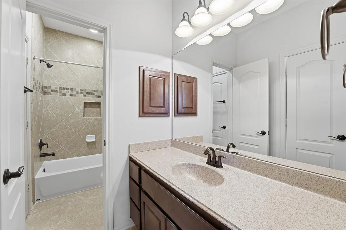 Photo of 13606 Oak Harbor Bend