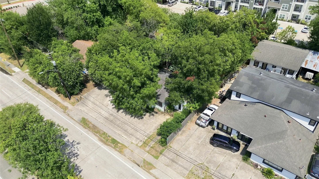 Photo of 2082 Antoine Drive
