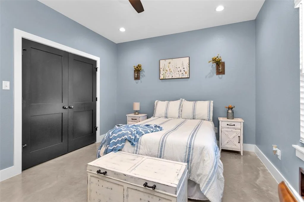 Photo of 5425 Horseshoe Drive