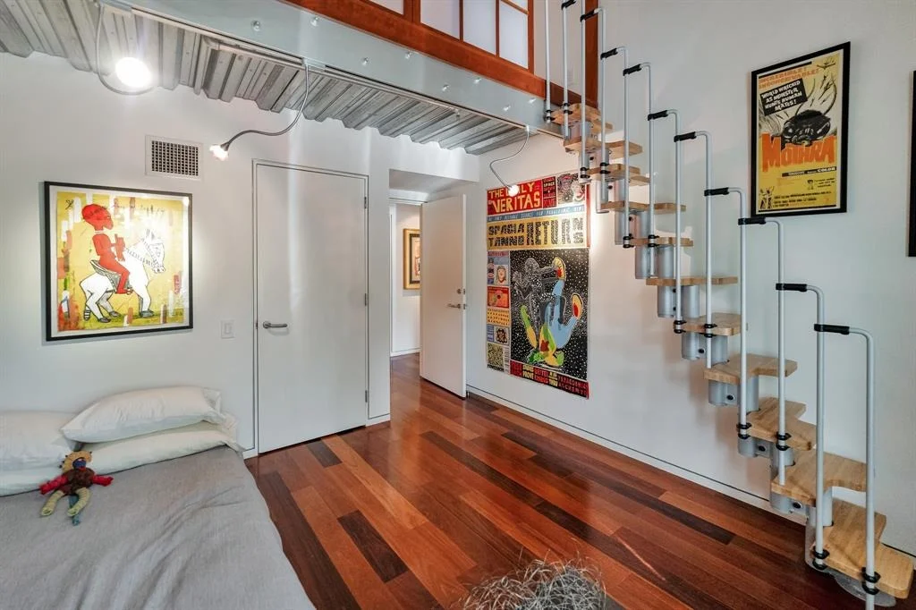 Photo of 2320 Blue Bonnet Boulevard
