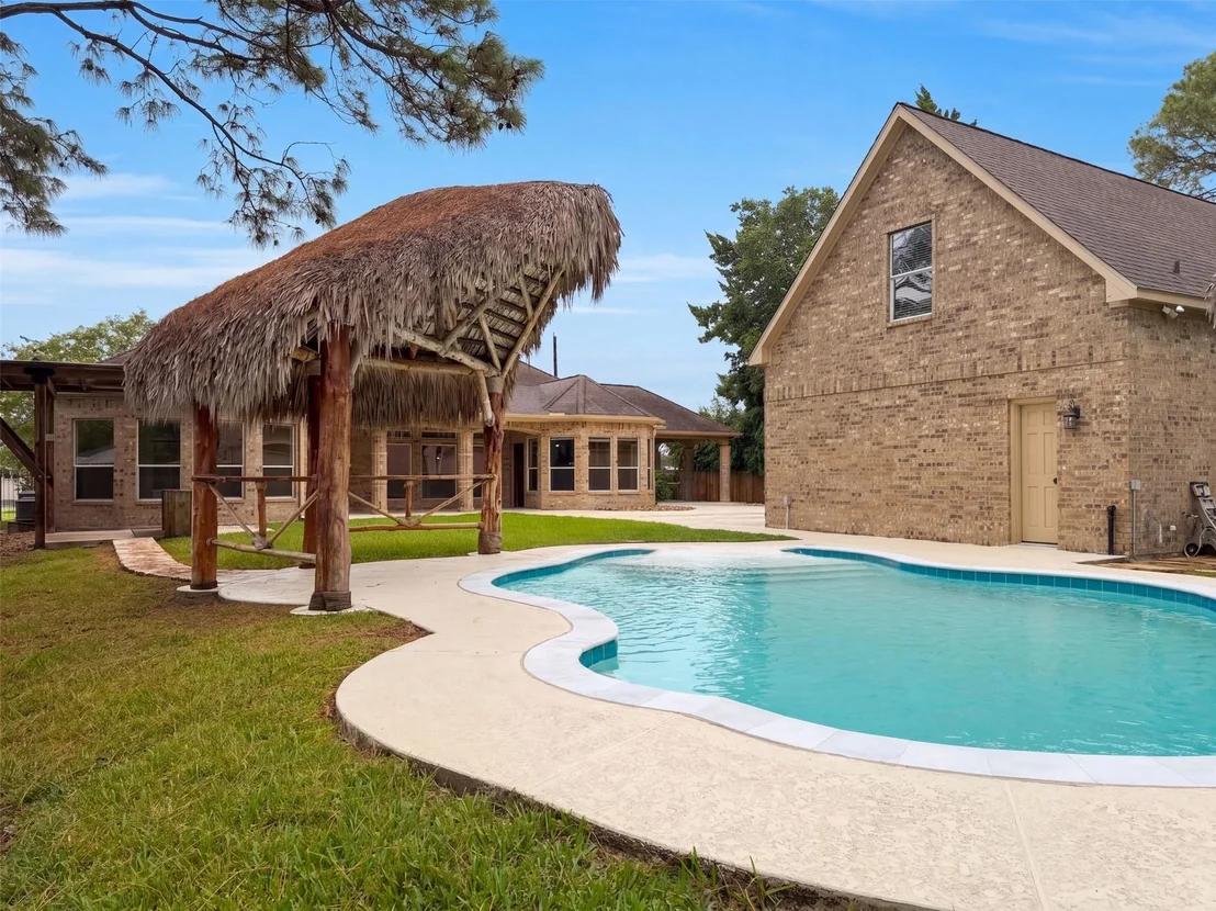 Photo of 1005 Lewis Drive