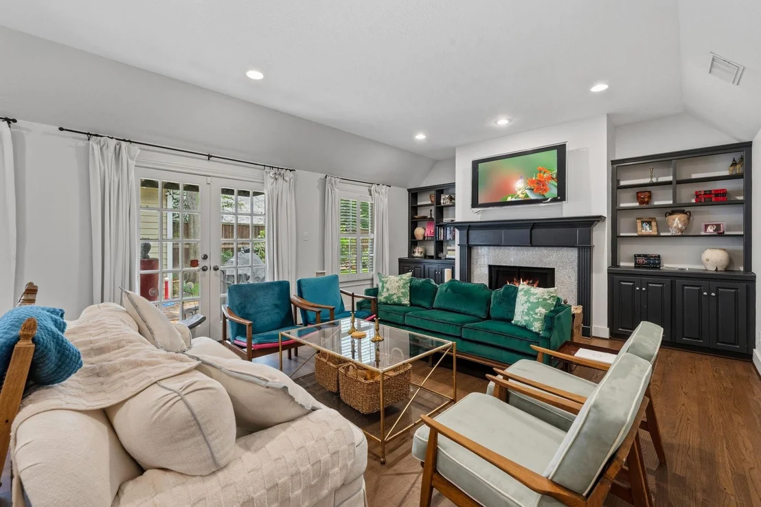 Photo of 6111 Wakeforest Avenue