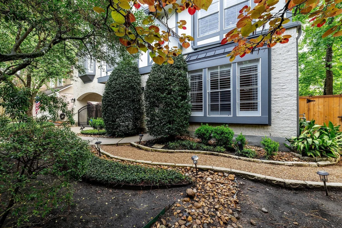 Photo of 18 Doeskin Place
