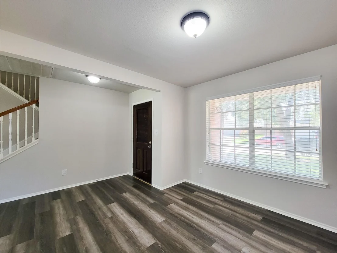 Photo of 5746 Roehampton Court