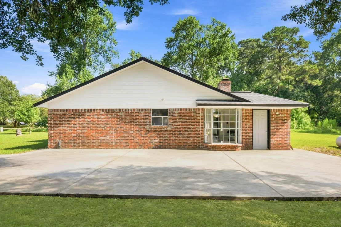 Photo of 18813 Woodridge Drive