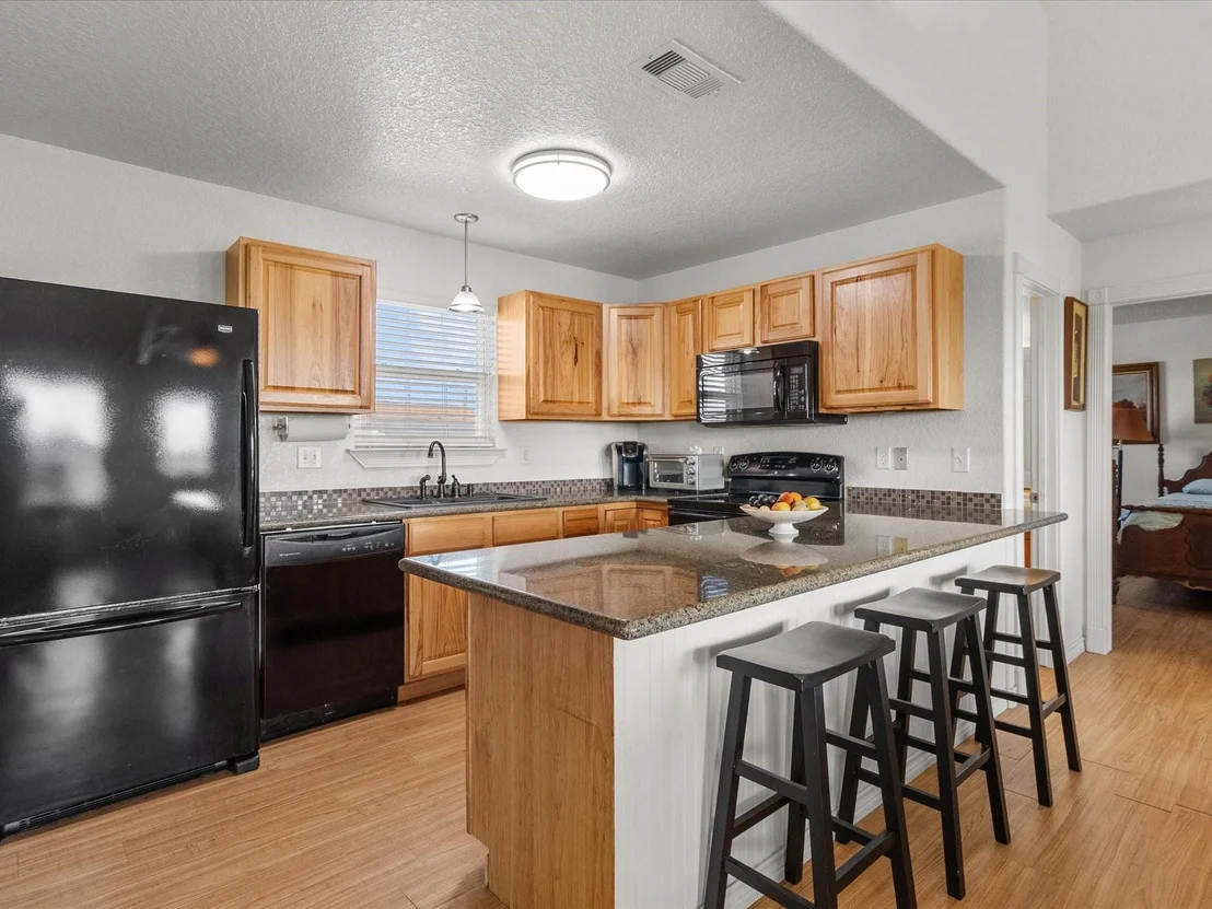 Photo of 1206 Middle Drive W