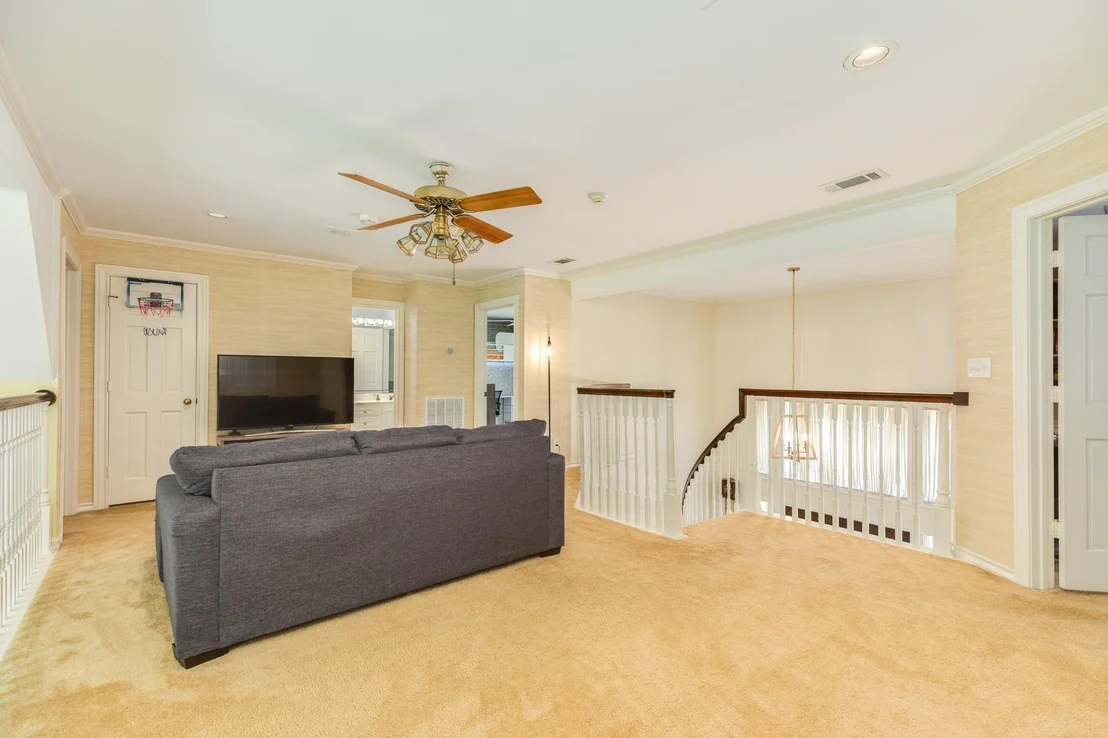 Photo of 110 Sequoia
