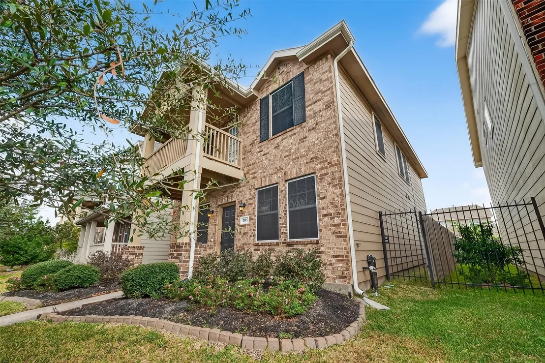 Photo of 7115 Pavilion Drive