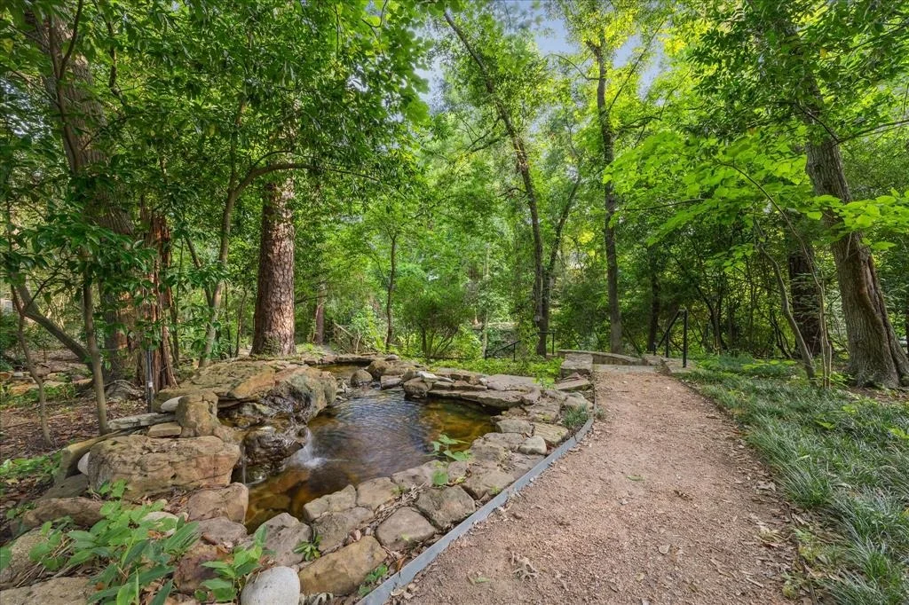 Photo of 323 Electra Drive