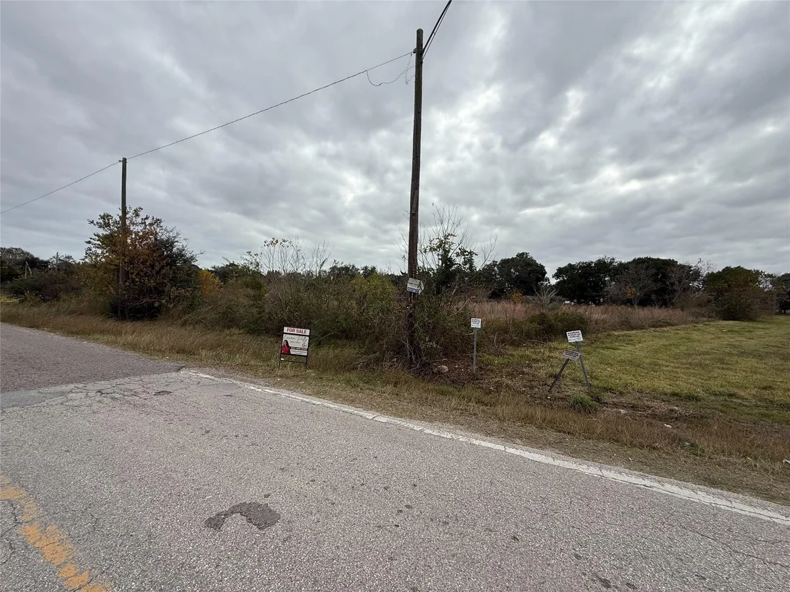 Photo of 9015 Schiro Rd
