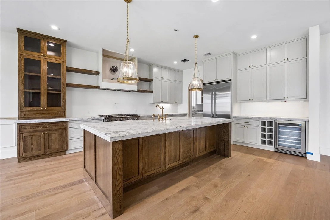 Photo of 1726 Chantilly Lane