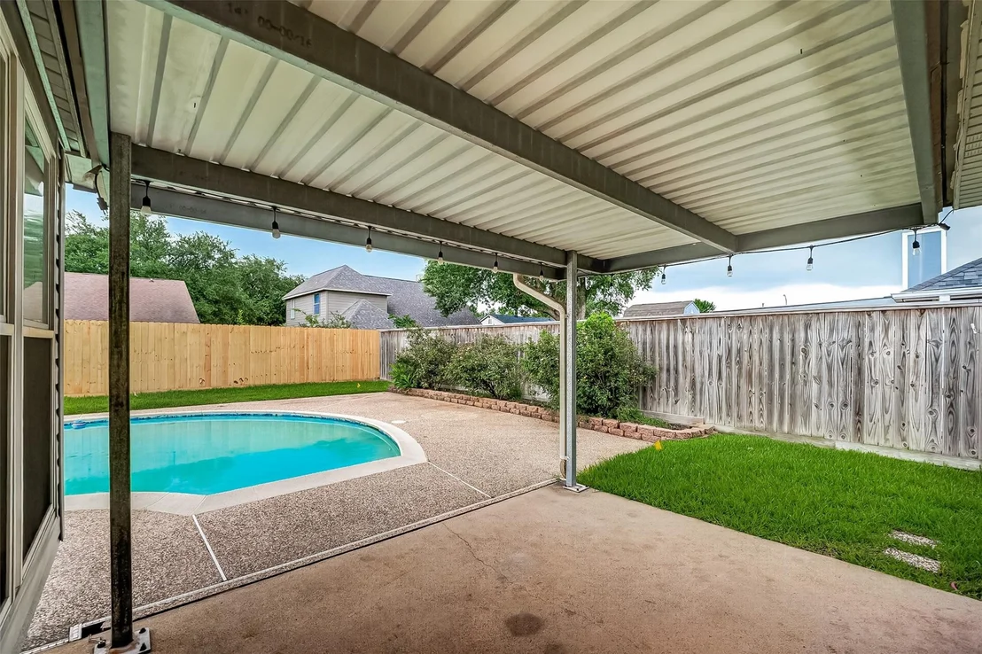 Photo of 913 Willowbriar Lane