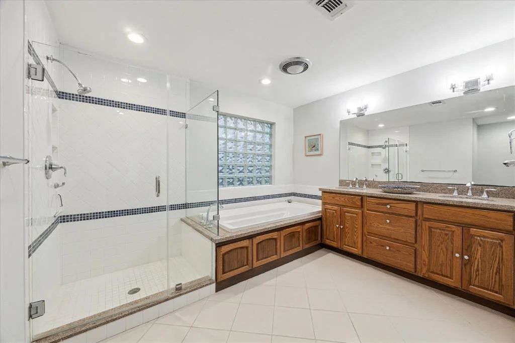 Photo of 16606 Bayfront Drive