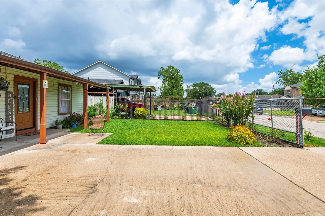 Photo of 4937 Bataan Road
