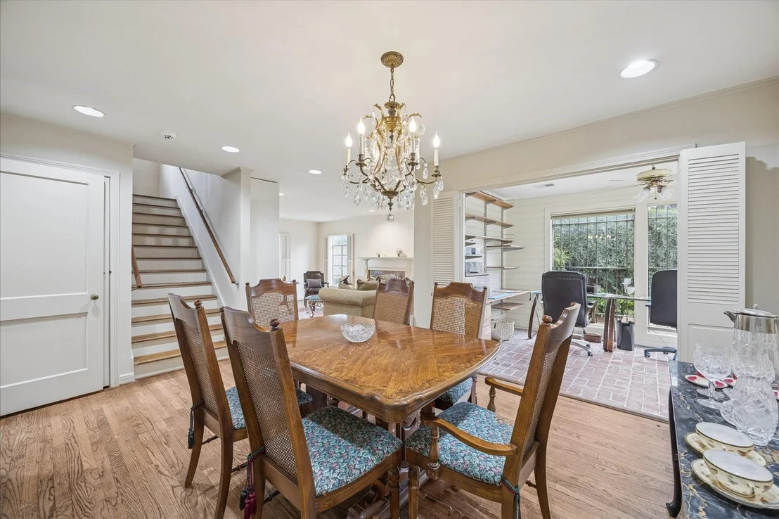 Photo of 914 S Shepherd Drive