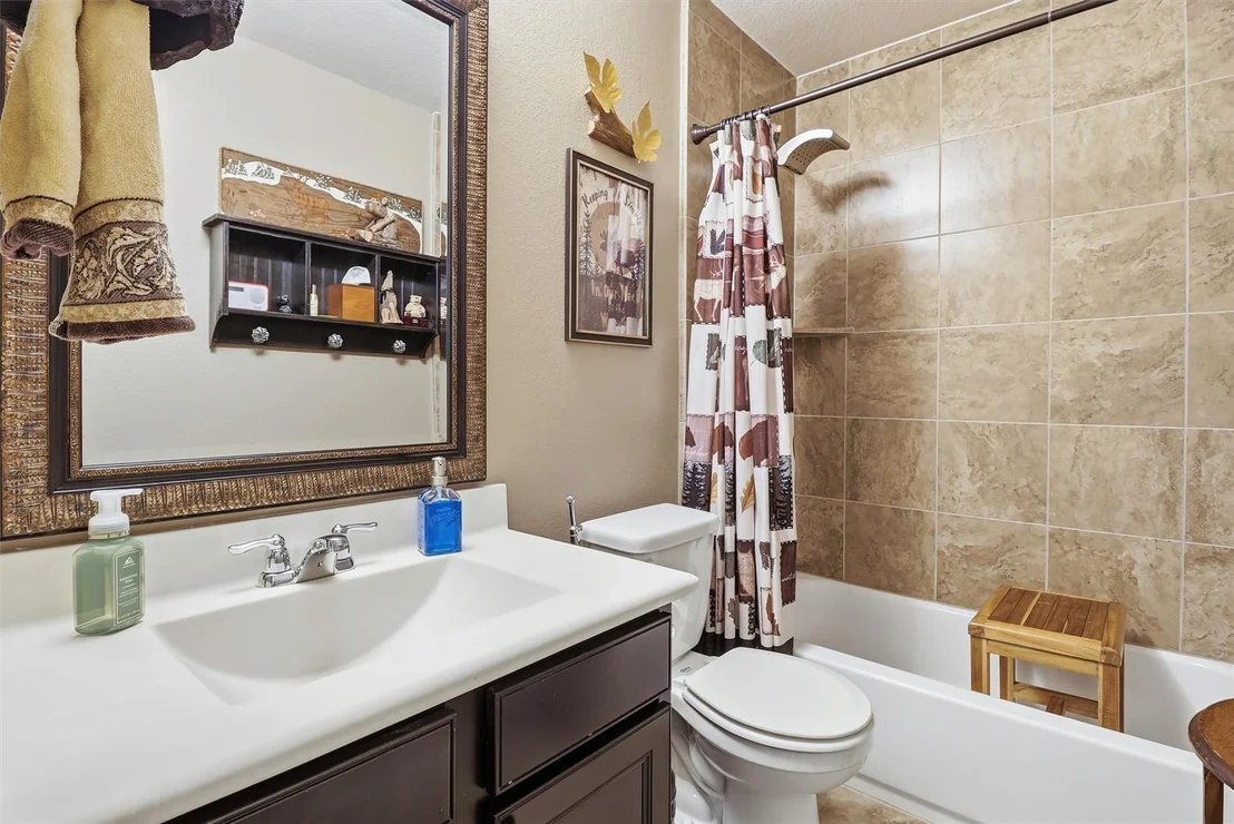 Photo of 5410 Drumlin Field Way