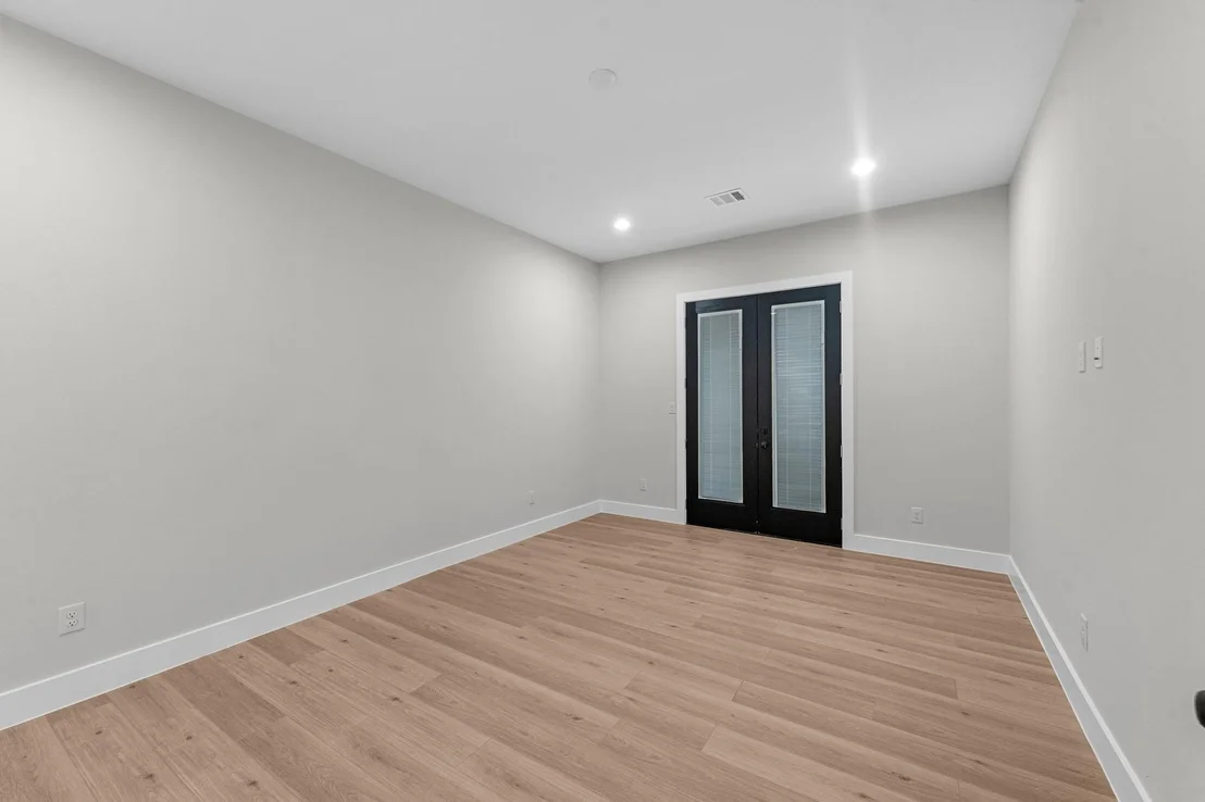 Photo of 2347 Knoblock