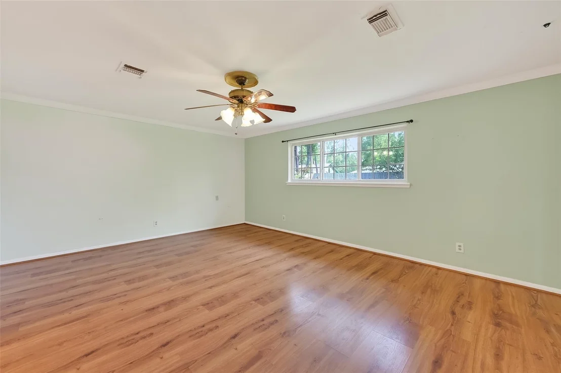 Photo of 906 Pear Tree Lane
