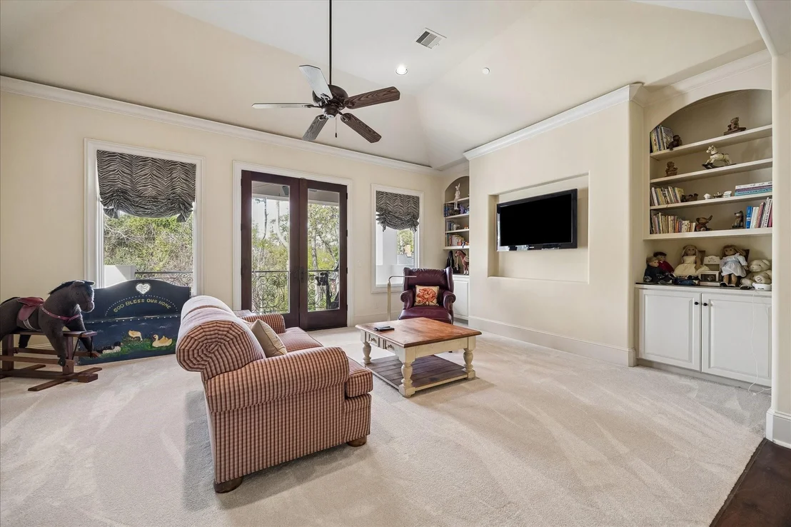 Photo of 107 Willowend Drive