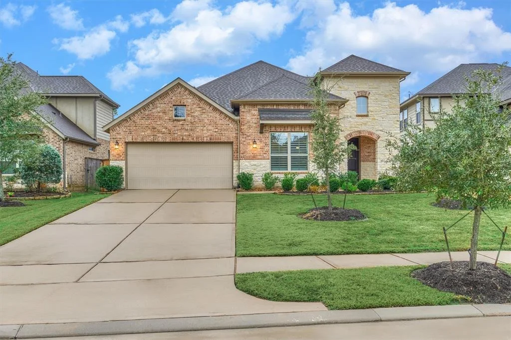 Photo of 553 Rolling Brook Lane