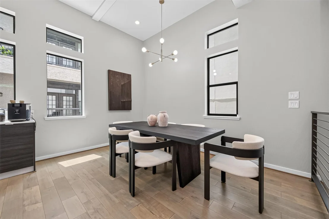 Photo of 607 Memorial Heights Drive