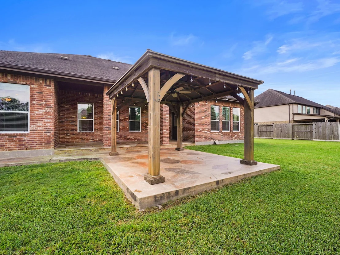 Photo of 22635 Pineleigh Court