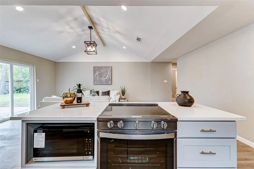 Photo of 6018 Benning Drive