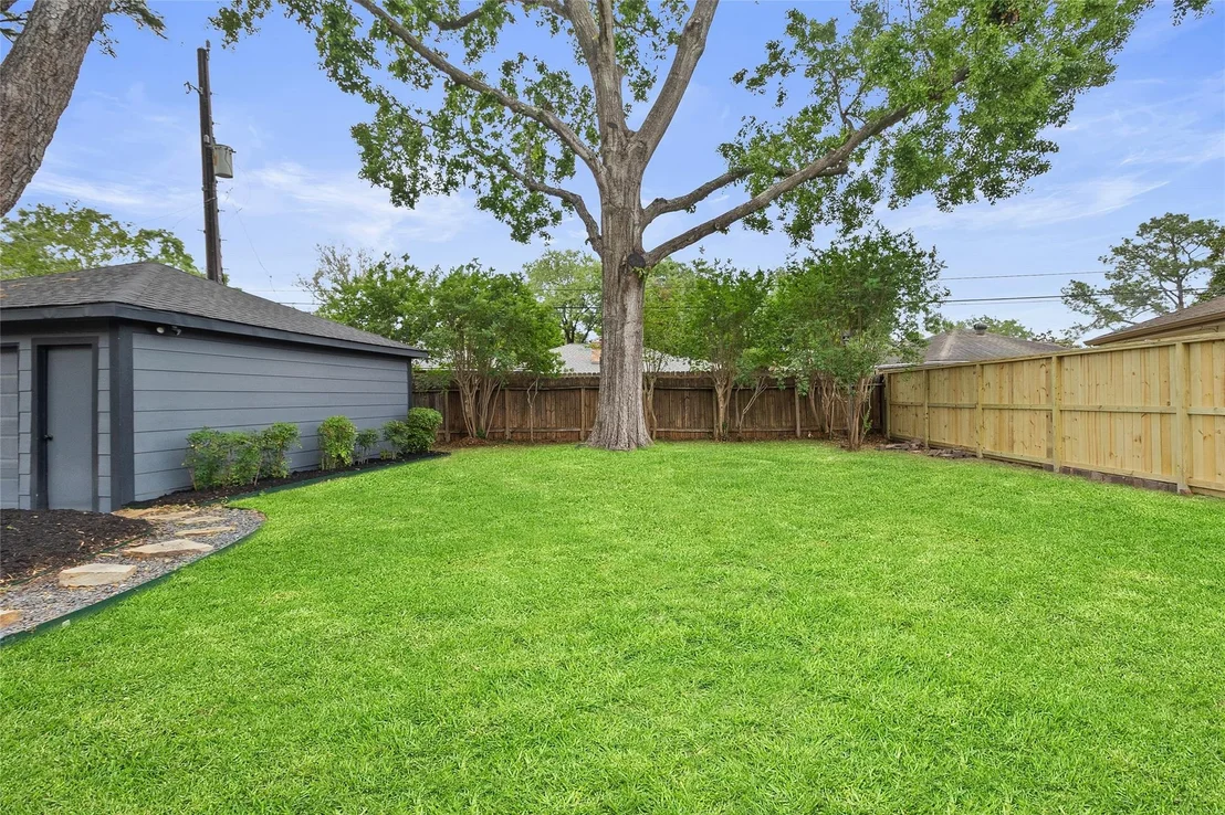 Photo of 5934 Dumfries Drive Drive