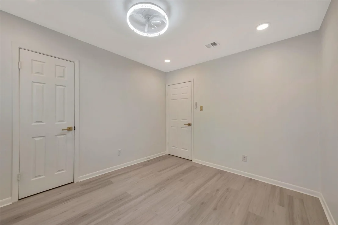 Photo of 910 Beachcomber Lane