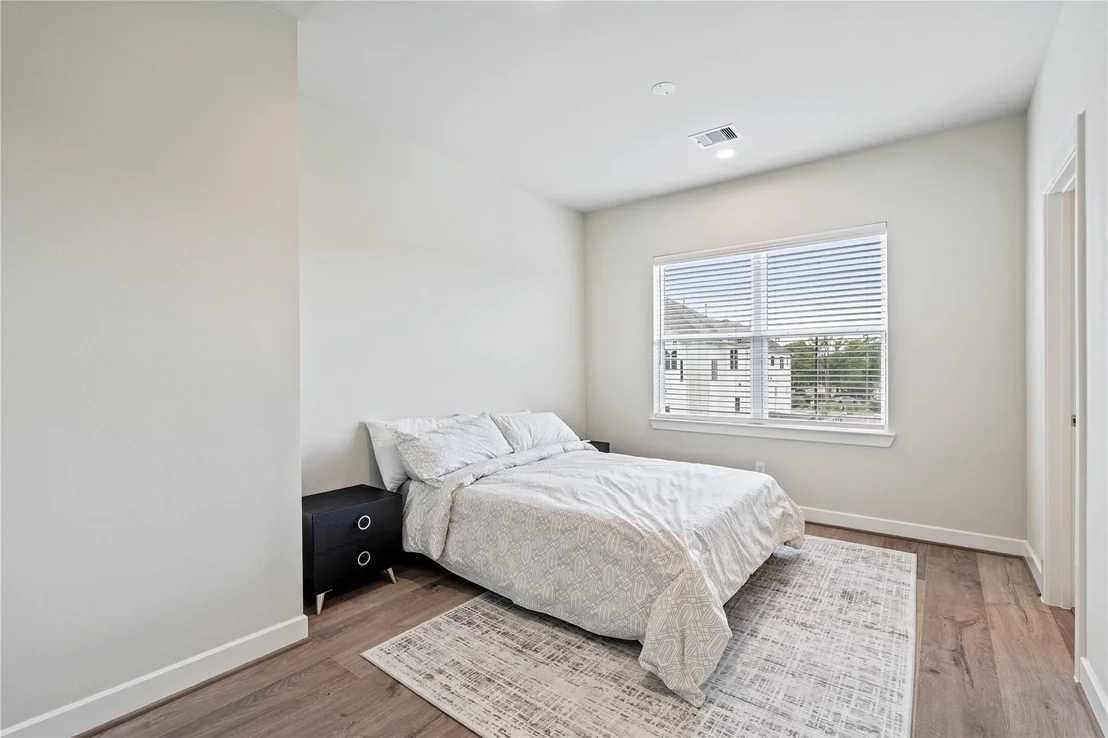 Photo of 3922 Willowbend Point Drive