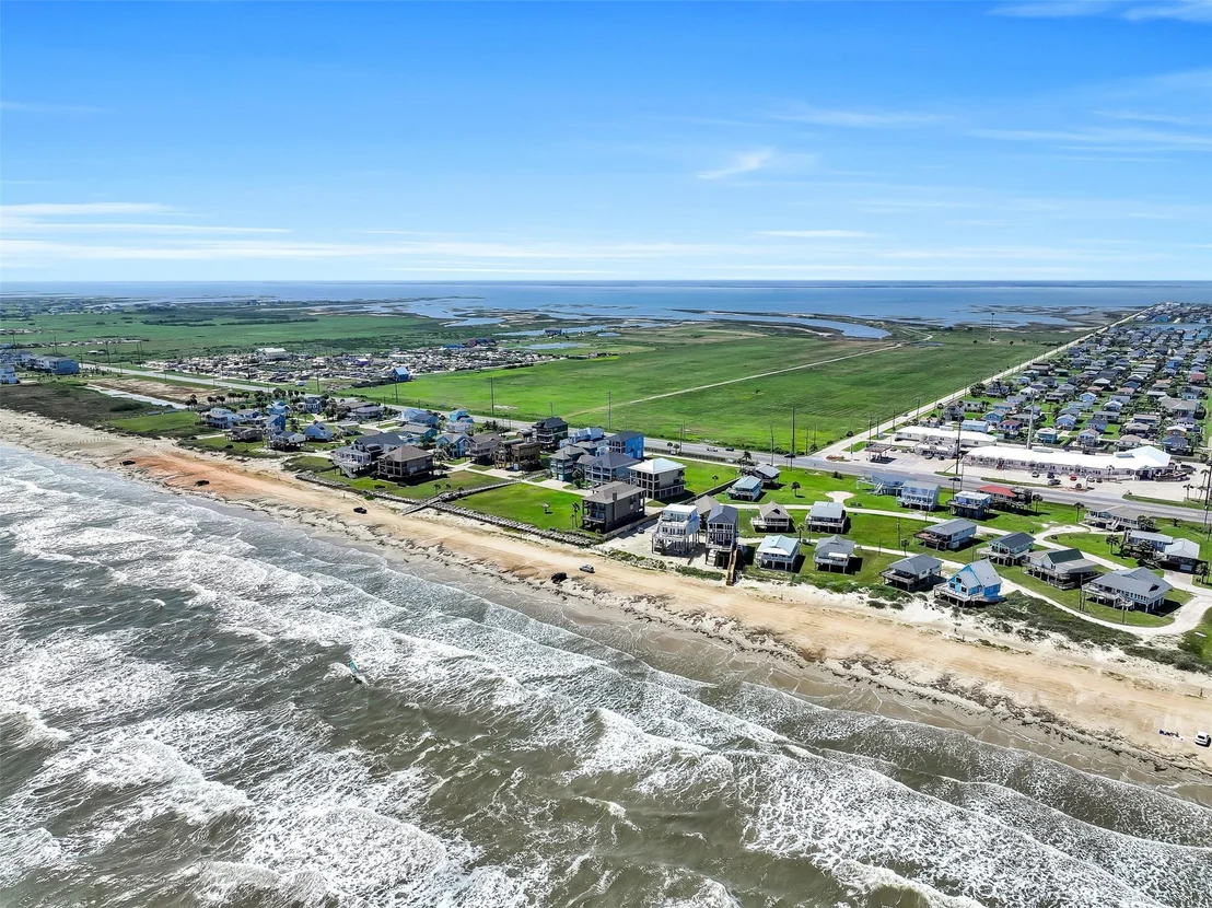 Photo of 16728 West Beach Road