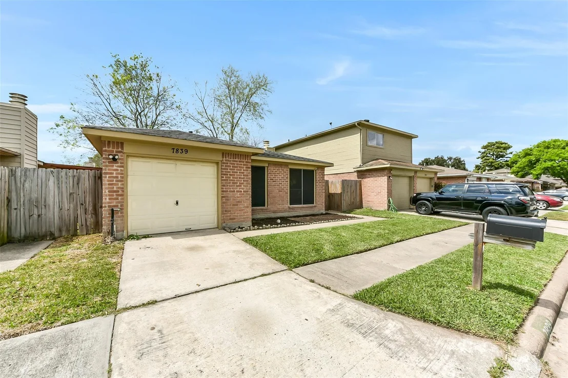 Photo of 7839 Greenedge Drive