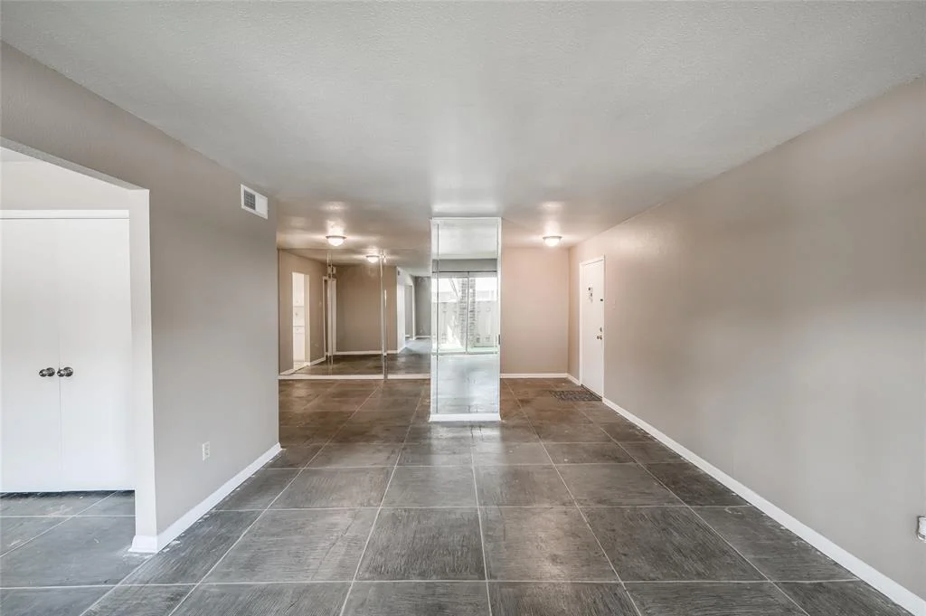 Photo of Unit 7 at 7575 Katy Freeway