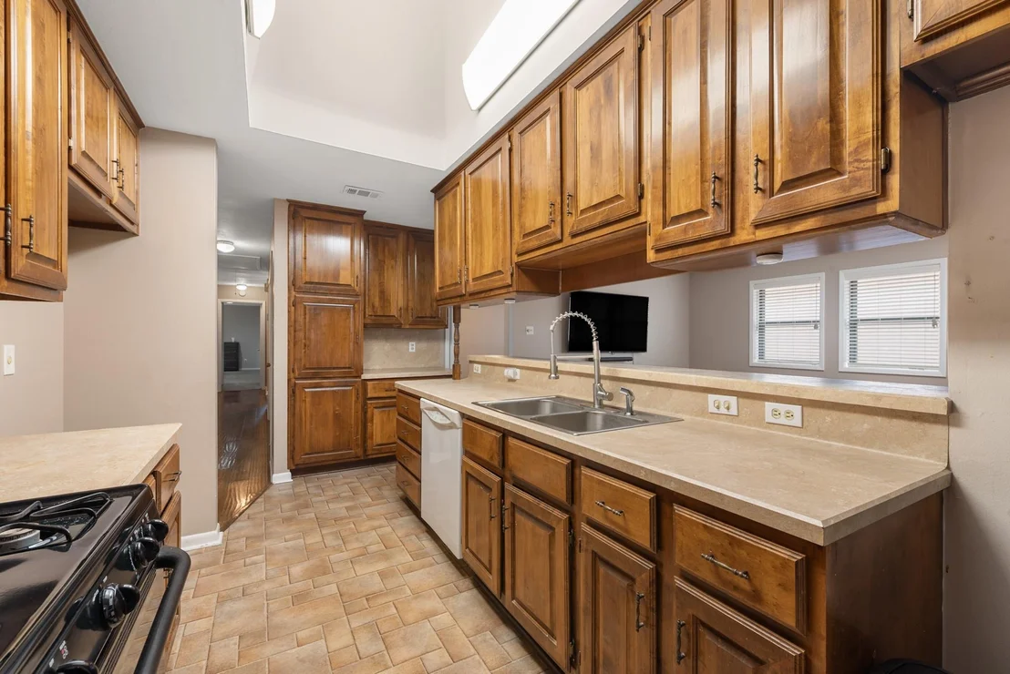 Photo of 2900 Broadmoor Drive